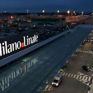 linate-airport-elegant-suitetram-1-minute-away.it-lombardy.com/